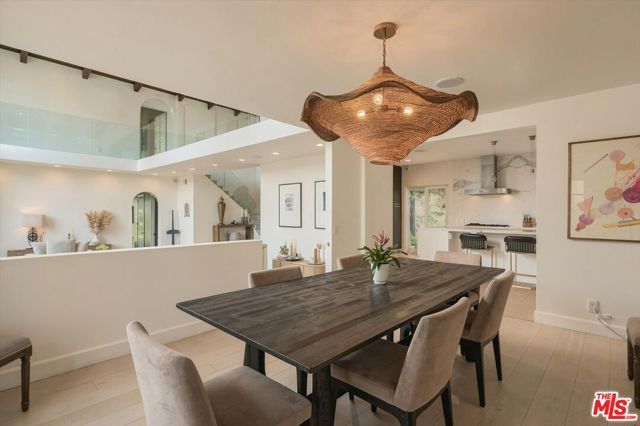 2299 Gloaming Way, Beverly Hills, CA 90210
