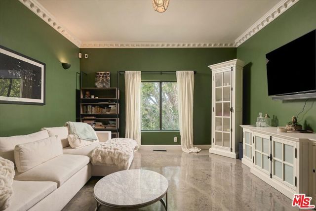 2299 Gloaming Way, Beverly Hills, CA 90210