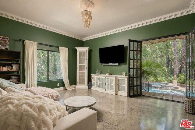2299 Gloaming Way, Beverly Hills, CA 90210