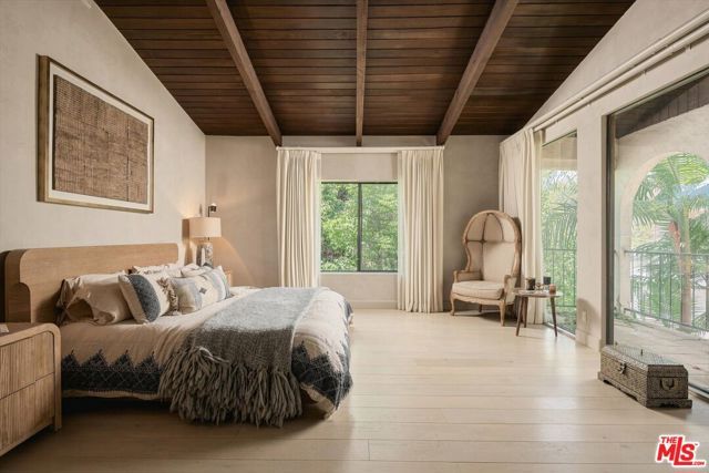 2299 Gloaming Way, Beverly Hills, CA 90210