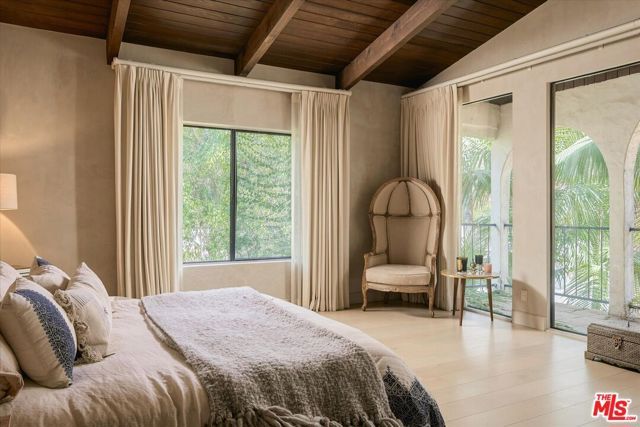 2299 Gloaming Way, Beverly Hills, CA 90210