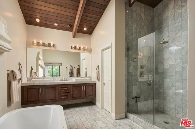 2299 Gloaming Way, Beverly Hills, CA 90210
