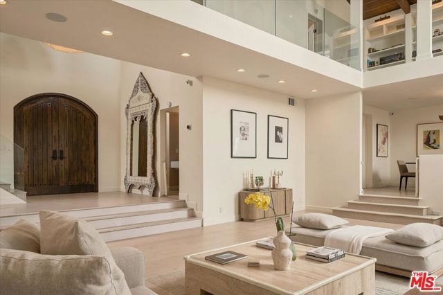 2299 Gloaming Way, Beverly Hills, CA 90210