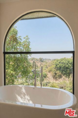 2299 Gloaming Way, Beverly Hills, CA 90210