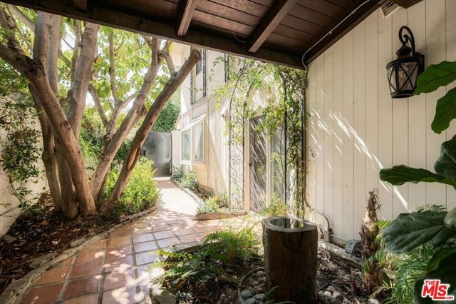 2299 Gloaming Way, Beverly Hills, CA 90210