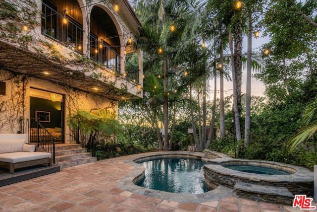 2299 Gloaming Way, Beverly Hills, CA 90210