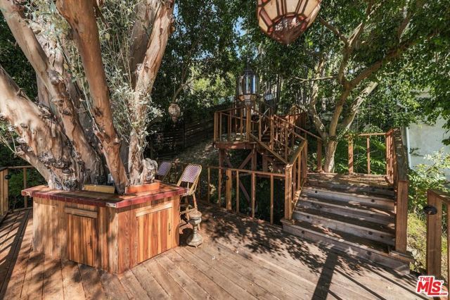 2299 Gloaming Way, Beverly Hills, CA 90210