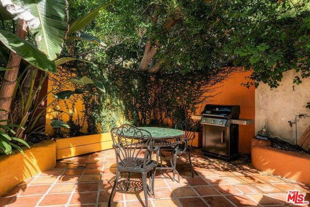 2299 Gloaming Way, Beverly Hills, CA 90210