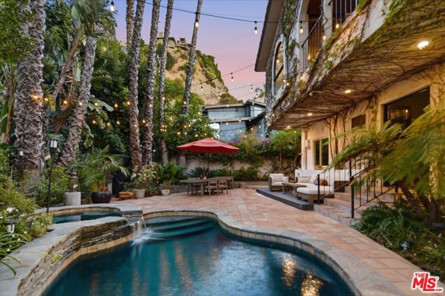 2299 Gloaming Way, Beverly Hills, CA 90210