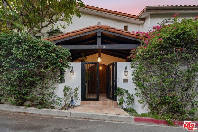 2299 Gloaming Way, Beverly Hills, CA 90210