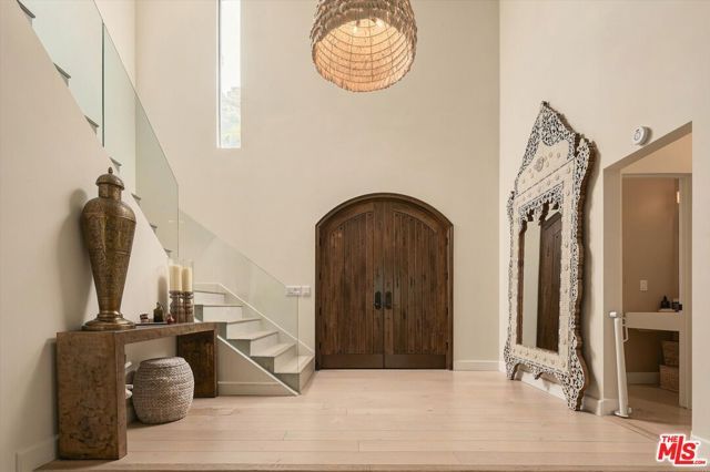 2299 Gloaming Way, Beverly Hills, CA 90210