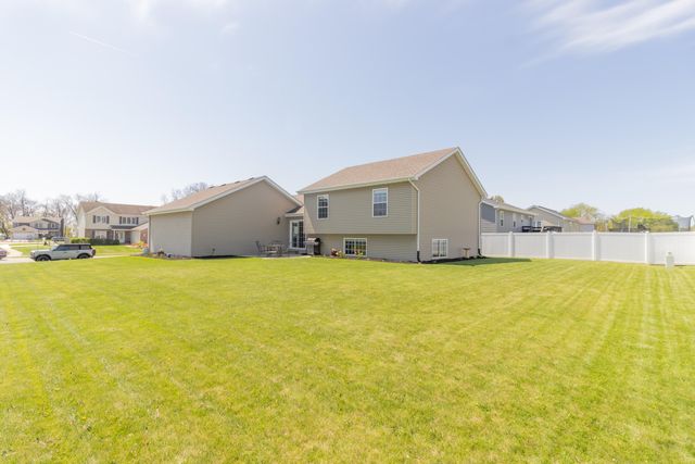 5510 Malibu Drive, Lowell, IN 46356