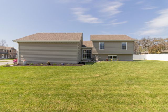 5510 Malibu Drive, Lowell, IN 46356