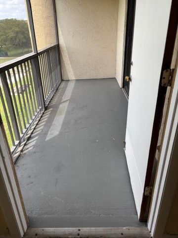 2820 Tennis Club Drive 401, West Palm Beach, FL 33417