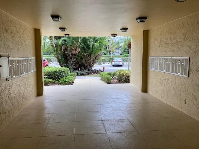2820 Tennis Club Drive 401, West Palm Beach, FL 33417