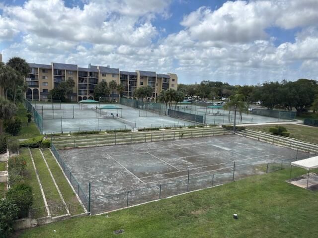 2820 Tennis Club Drive 401, West Palm Beach, FL 33417
