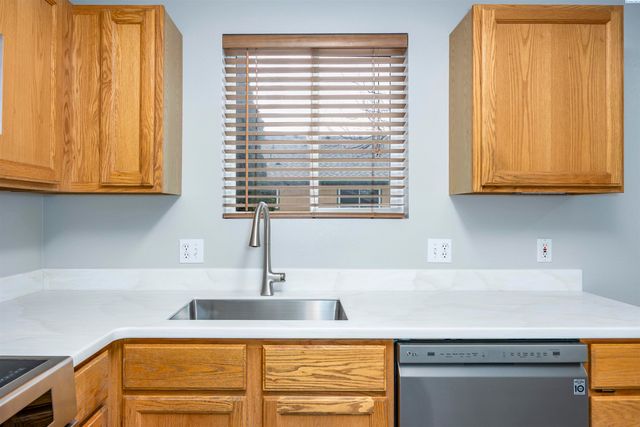 312 Wenas Ct, Richland, WA 99352