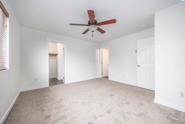 312 Wenas Ct, Richland, WA 99352