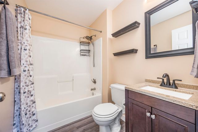 312 Wenas Ct, Richland, WA 99352