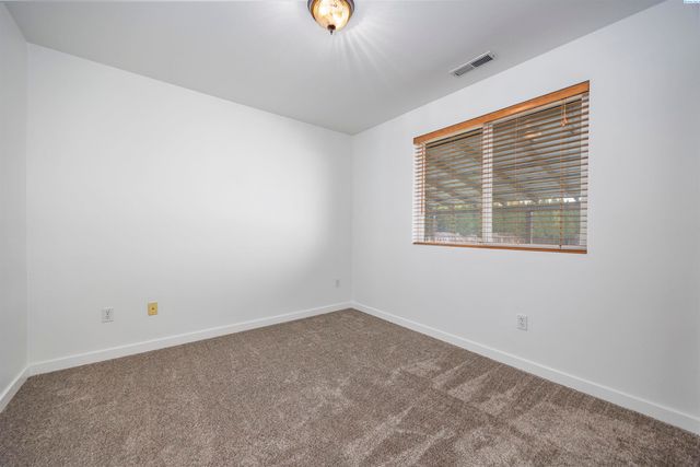 312 Wenas Ct, Richland, WA 99352