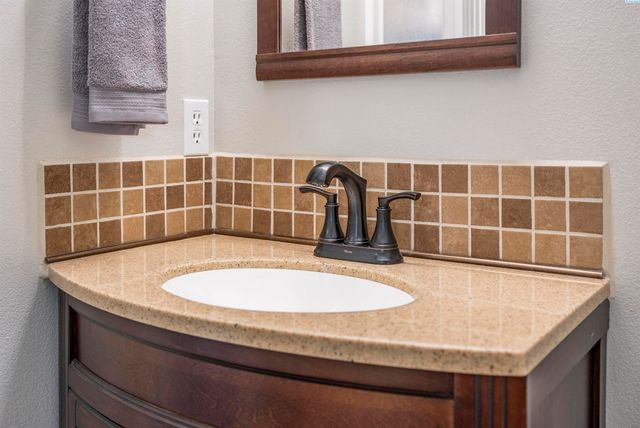 312 Wenas Ct, Richland, WA 99352