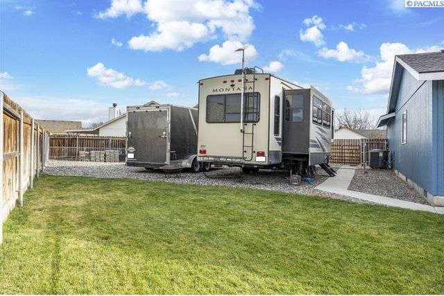 312 Wenas Ct, Richland, WA 99352