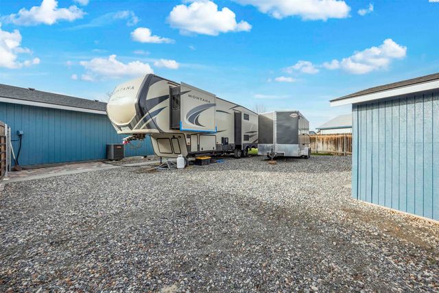 312 Wenas Ct, Richland, WA 99352