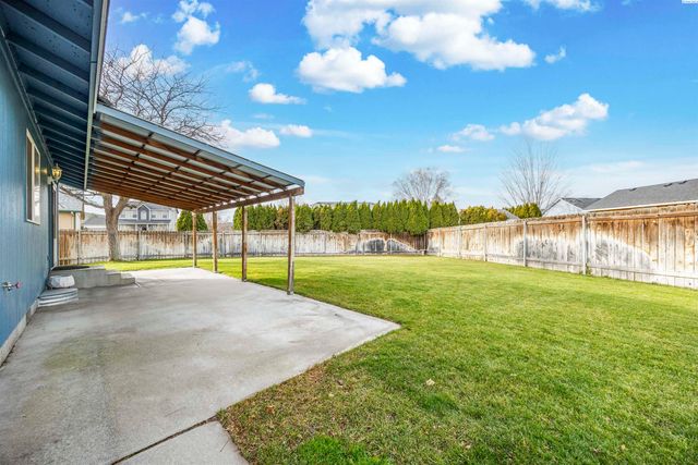 312 Wenas Ct, Richland, WA 99352
