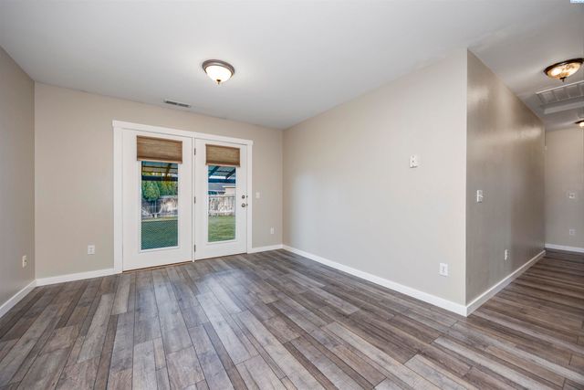 312 Wenas Ct, Richland, WA 99352