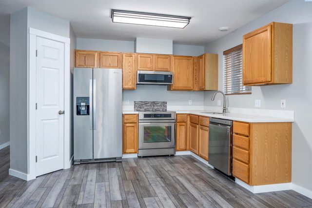 312 Wenas Ct, Richland, WA 99352