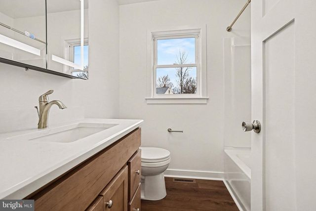 6216 LOCUST ST, Harrisburg, PA 17112