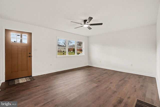 6216 LOCUST ST, Harrisburg, PA 17112