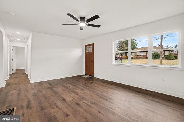 6216 LOCUST ST, Harrisburg, PA 17112