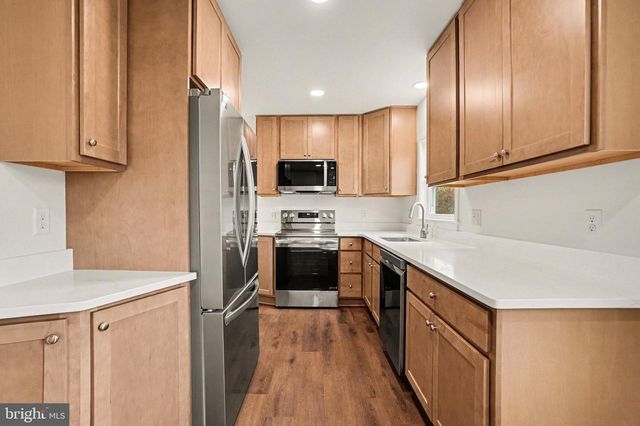 6216 LOCUST ST, Harrisburg, PA 17112