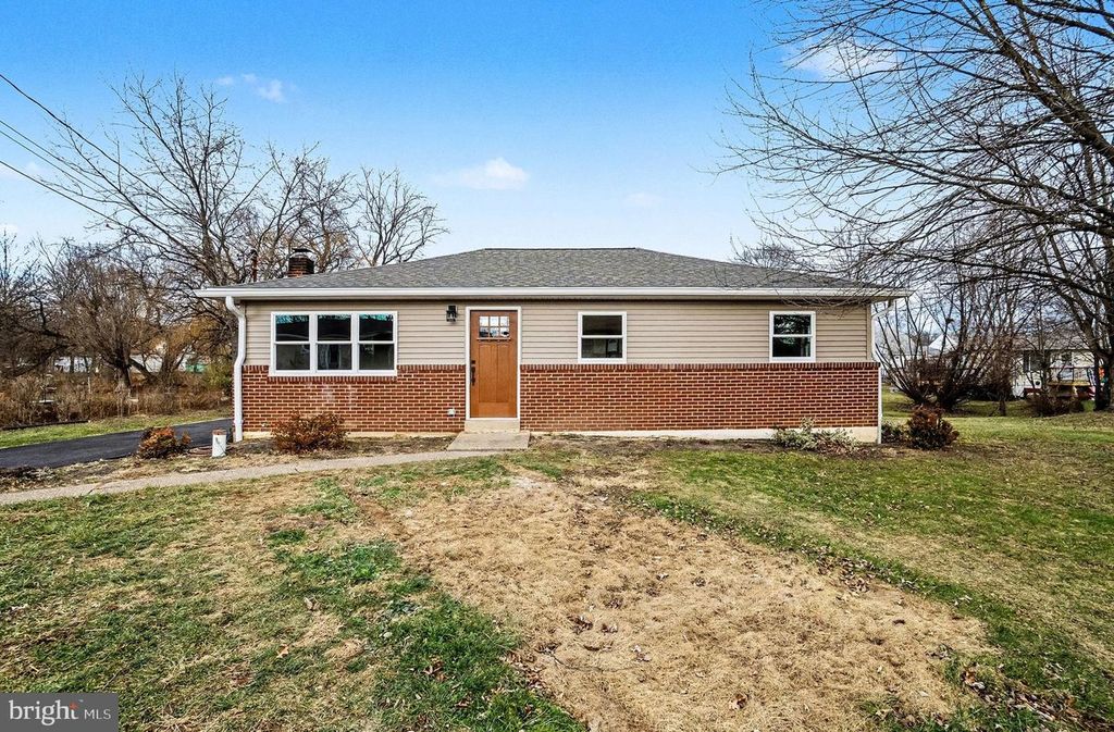 6216 LOCUST ST, Harrisburg, PA 17112