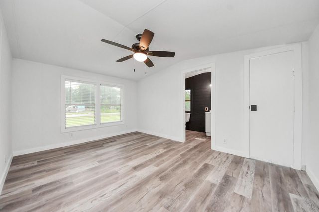 2134 County Road 5017, Cleveland, TX 77327