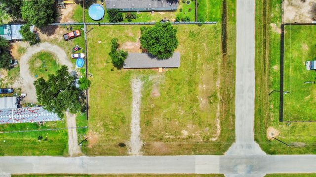 2134 County Road 5017, Cleveland, TX 77327