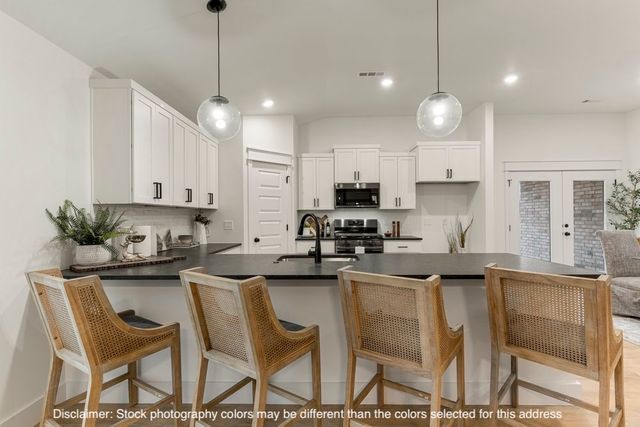 814 Amarone Road, Tontitown, AR 72762