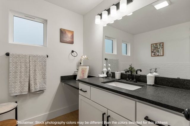 814 Amarone Road, Tontitown, AR 72762