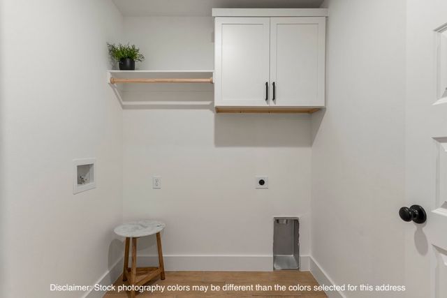 814 Amarone Road, Tontitown, AR 72762