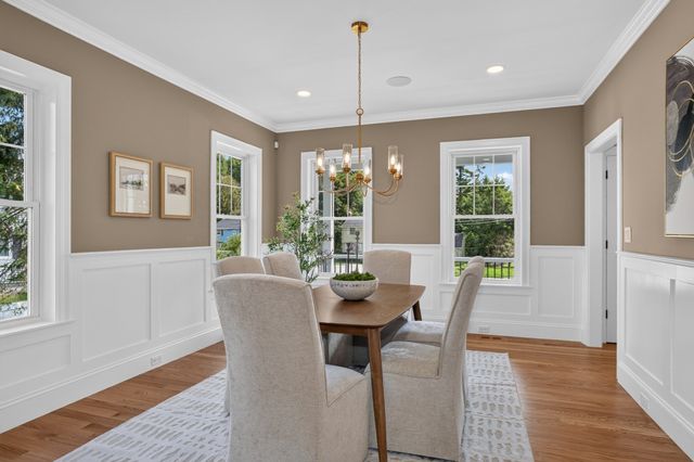 233 Fox Hill Rd, Burlington, MA 01803