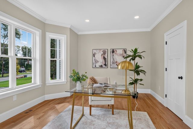 233 Fox Hill Rd, Burlington, MA 01803
