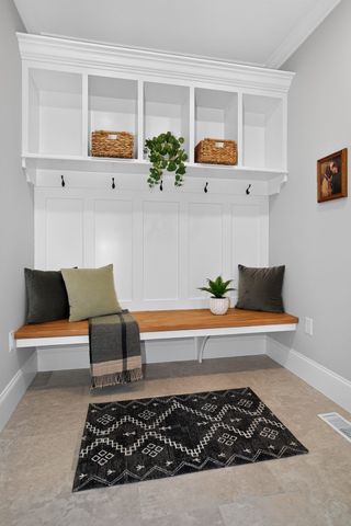 233 Fox Hill Rd, Burlington, MA 01803