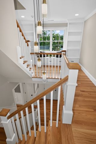 233 Fox Hill Rd, Burlington, MA 01803