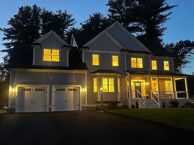 233 Fox Hill Rd, Burlington, MA 01803