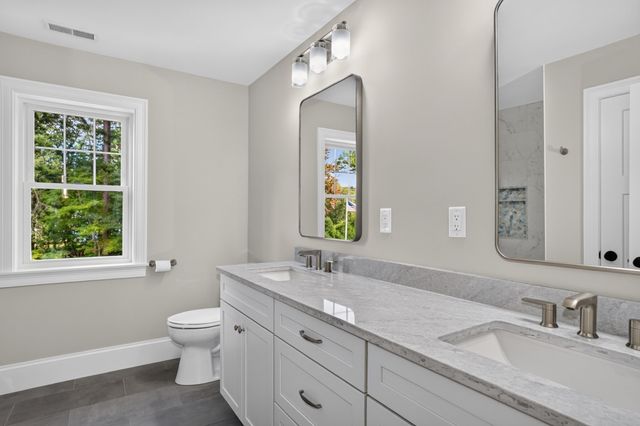 233 Fox Hill Rd, Burlington, MA 01803