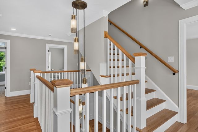 233 Fox Hill Rd, Burlington, MA 01803