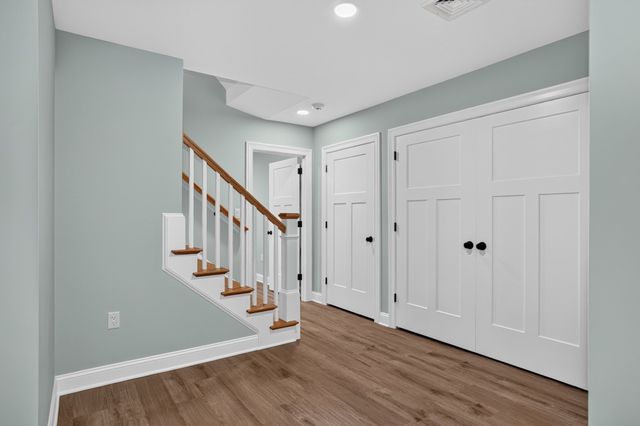 233 Fox Hill Rd, Burlington, MA 01803