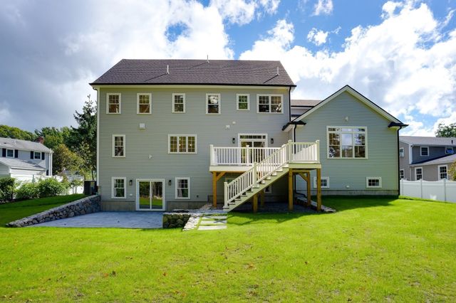 233 Fox Hill Rd, Burlington, MA 01803