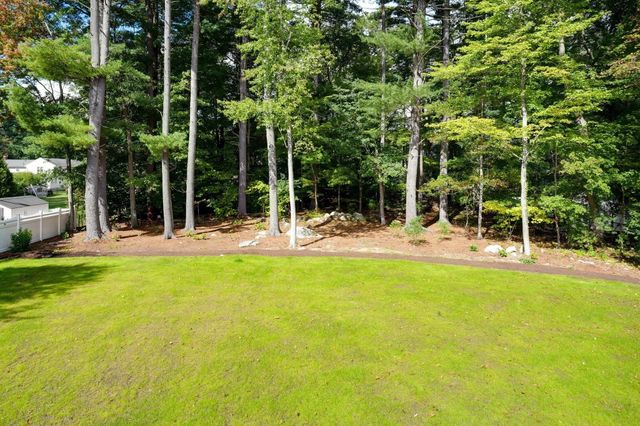 233 Fox Hill Rd, Burlington, MA 01803